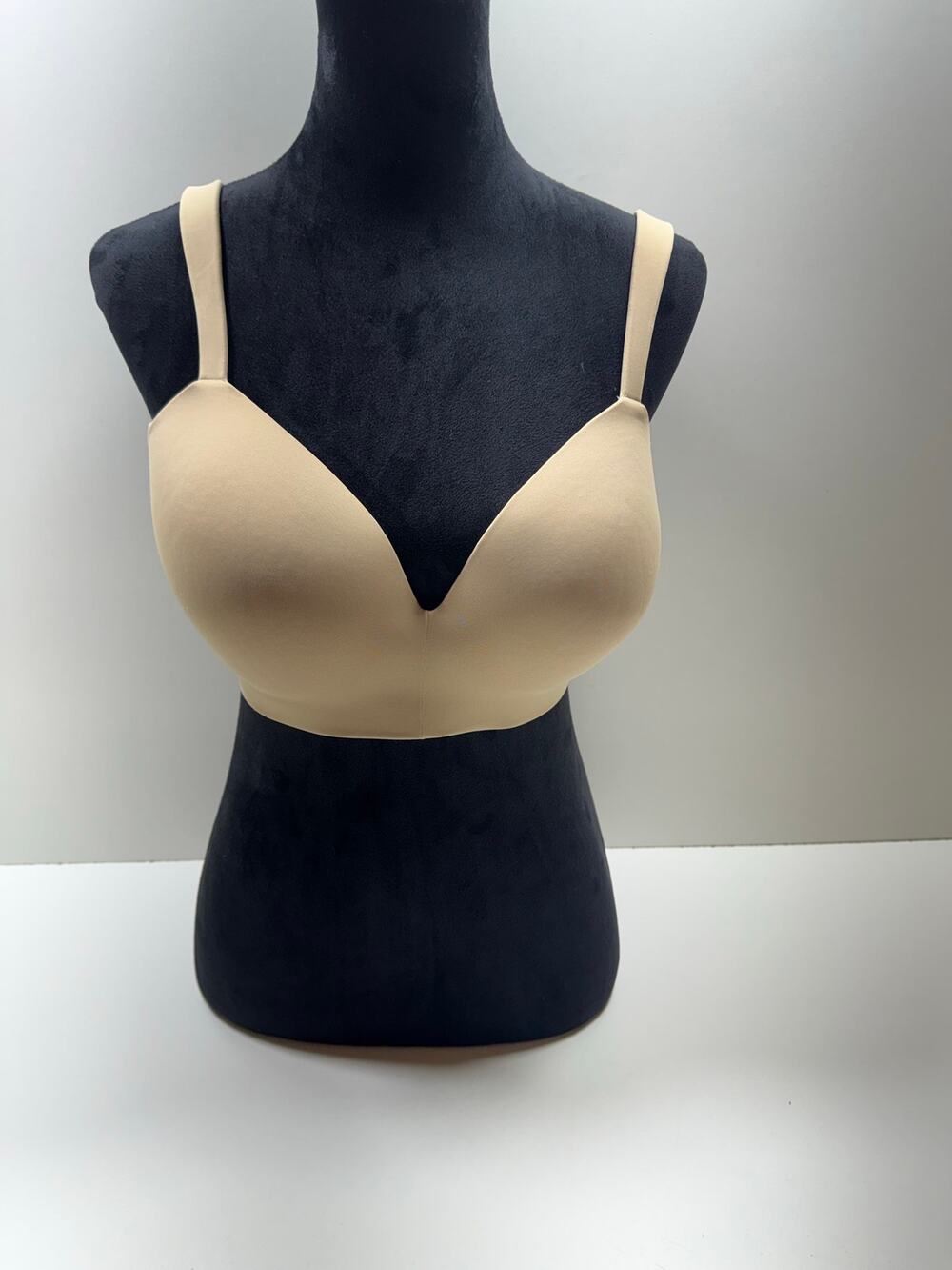 Cacique Women’s Lightly Lined T Shirt Bra Beige Sz 38D Adjustable Straps Comfort